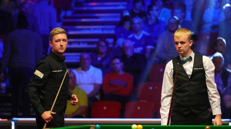 他们热切地 他们热切地